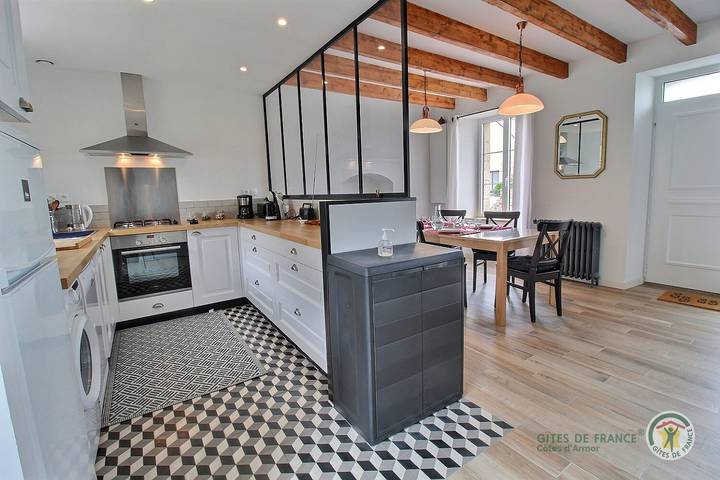 Gîte pour 4 personnes, avec terrasse et jardin