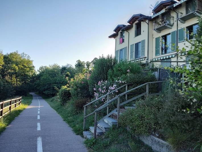 Gîte pour 2 personnes, avec vue sur le lac et vue à Gavirate - 4