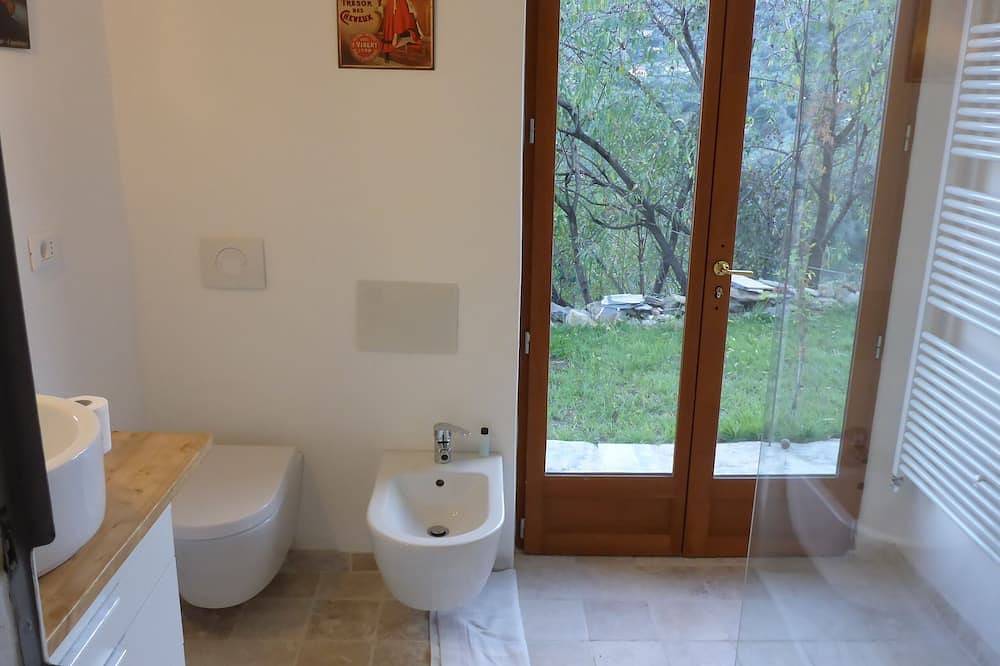Ein Villa mit sonnigem Garten und Traumblick oberhalb von Dolcedo in Dolcedo, Dolcedo Gemeinde