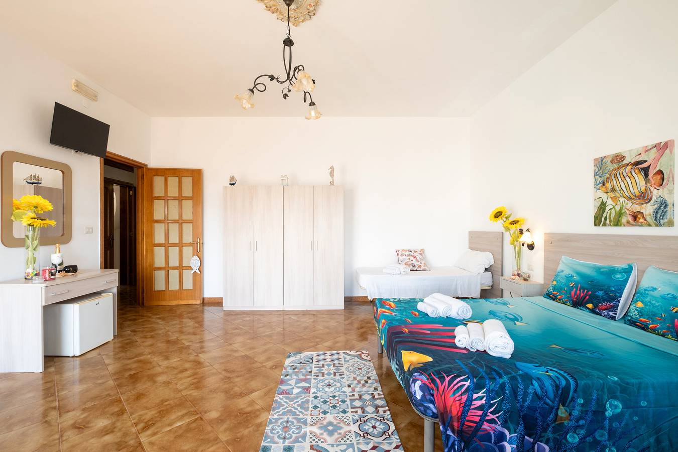 Casa Vacanze 'Azzurro Luxury Room Controvento' con vista mare, Wi-Fi e aria condizionata in Porto Cesareo, Golfo di Taranto