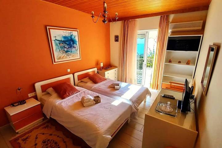 Villa \"Eva\" - Entire Beachwalk Holiday Home - 4 Seasons & Longer Stays in Côte est de la région de l'Attique
