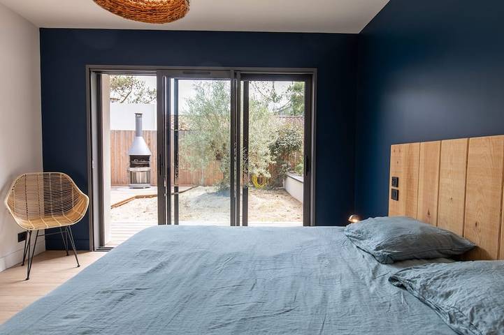 Magnificent new 9-person villa 150 m from the ocean in Hourtin Plage, Hourtin