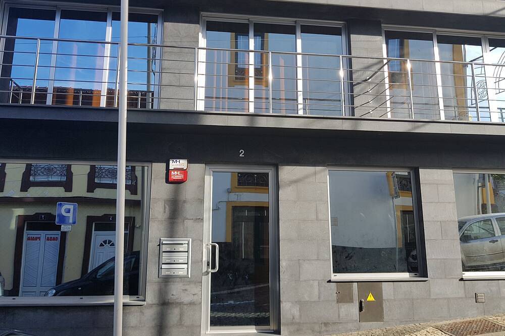 Apartamento inteiro, Black House Apartments I in Praia da Vitória, Terceira