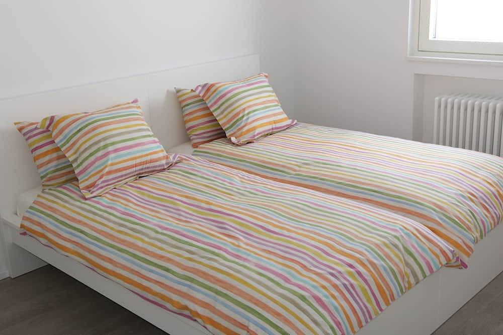 Modernes Strandhaus mit direktem Seezugang und privatem Garten am Bodensee in Moos, Untersee