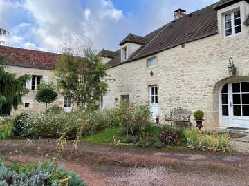 Maison d’hôte pour 2 personnes, avec jardin et terrasse dans Yonne