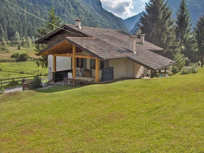 Hütte für 5 Personen, mit Garten in Ledro