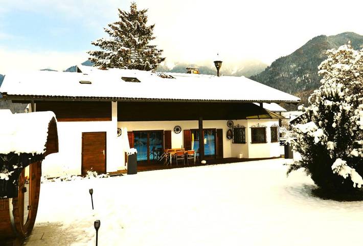Chalet für 8 Personen, mit Ausblick und Garten sowie Sauna, mit Haustier in Unterwössen