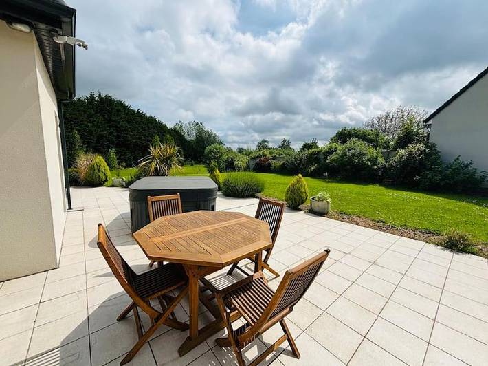 Location de vacances pour 6 personnes, avec Jacuzzi ainsi que Terrasse et Jardin à Abbeville