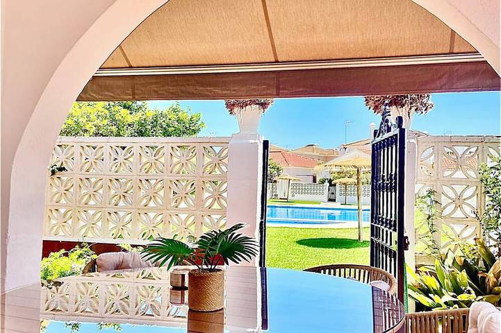 Villa per 5 persone, con piscina e terrazza nonché giardino in Torremolinos