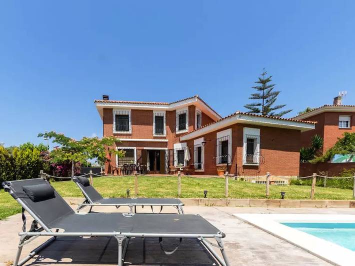 Chalet para 8 personas, con piscina y terraza en Vilafortuny