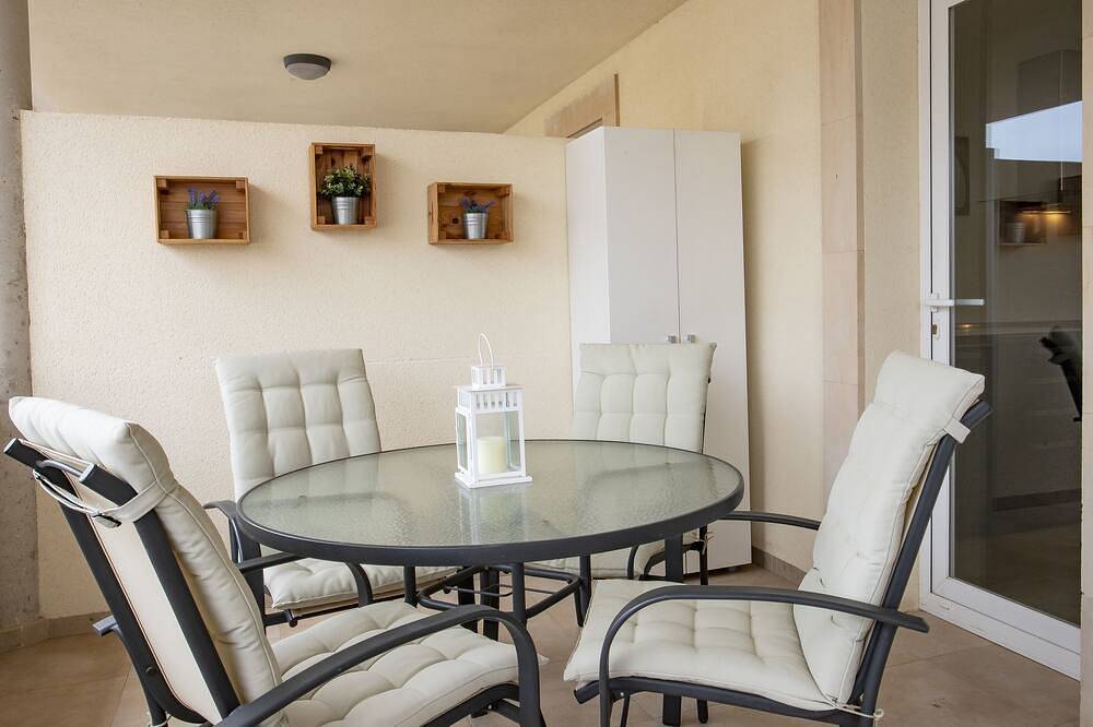 Entire apartment, Duplex apartment 50 meters from the beach in Playa d'es Port, Ses Salines