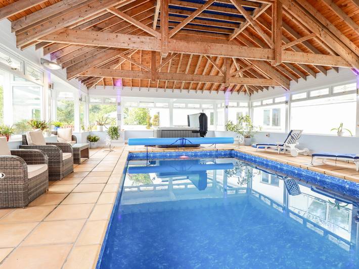 Cottage for 4 people, with garden and pool in Cornwall