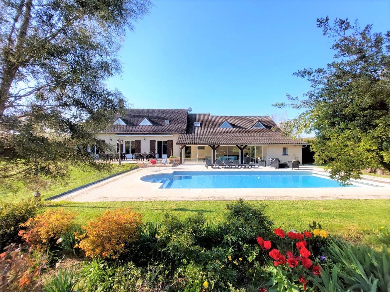 La Marbouésie - Double villa 2 x 15 pers, piscine chauffée + spa in Marboué, Région de Châteaudun