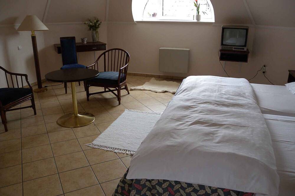 Ganze Wohnung, Studio mit Internet, Grill und Pavillon in Gyenesdias, Balaton Hochland Nationalpark