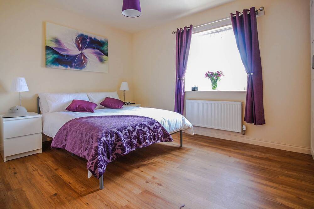 Entire apartment, The Windsor - Luxury Apartment Located In Central Location in Walsall, Birmingham Area