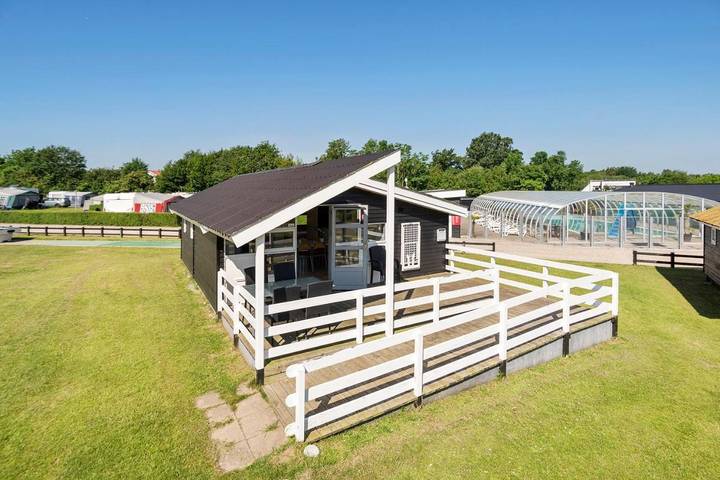 Camping für 4 Personen, mit Terrasse und Whirlpool sowie Pool und Sauna, mit Haustier in Dänemark - 2