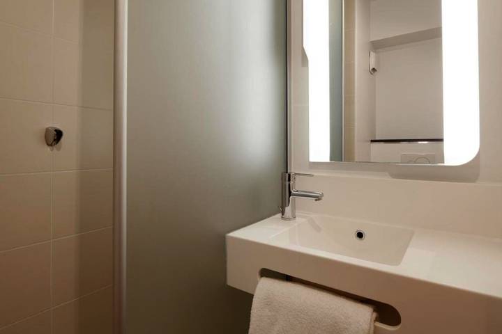 Hôtel pour 2 personnes à Nanterre - 4