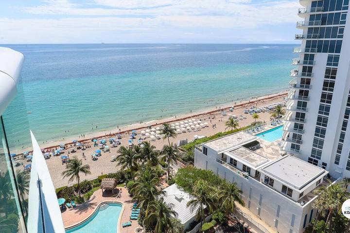 Apartamento para 2 personas, con balcón además de vistas y piscina en Hollywood (Florida)