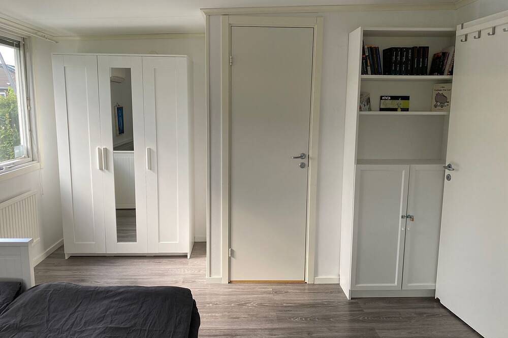 Cozy guesthouse with room for 1-4 guests, pets allowed! in Västeras, Västmanland