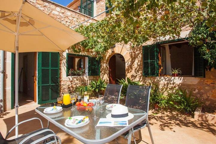 Gîte pour 6 personnes, avec Balcon et Jardin dans Santanyí