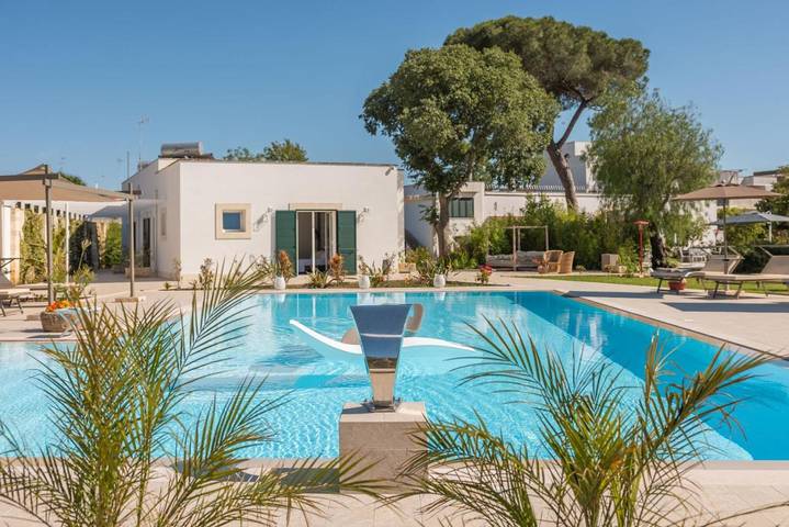 B&b per 2 persone, con piscina e panorama nonché giardino in Surbo