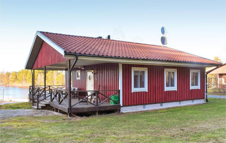 Ferienhaus für 6 Personen, mit Terrasse und Sauna sowie Seeblick in Holmsjö