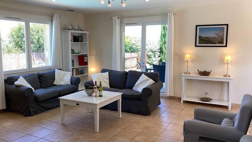 Location de vacances pour 7 personnes, avec jacuzzi et piscine ainsi que terrasse et jardin, animaux acceptés à Montbrun-des-Corbières - 2