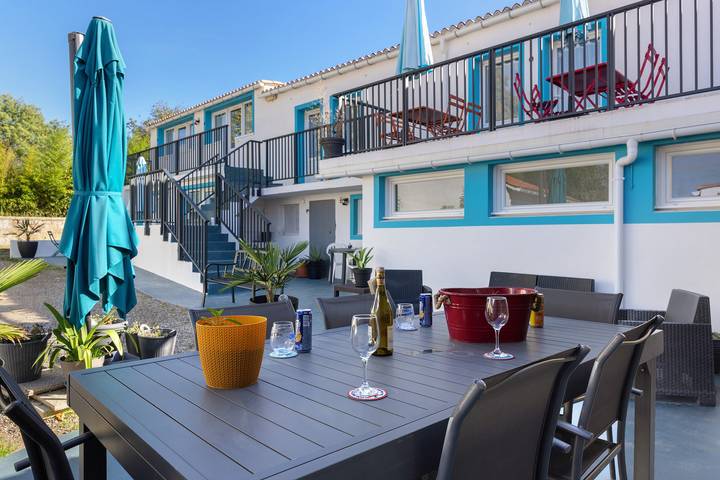 Bed and Breakfast 'Chambre 3' with Shared Terrace, Wi-Fi and Air Conditioning in Saint-Gervais (Vendée), Vendée