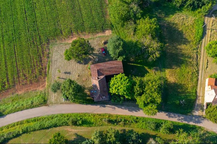 Location de vacances pour 8 personnes, avec jardin dans Cénevières