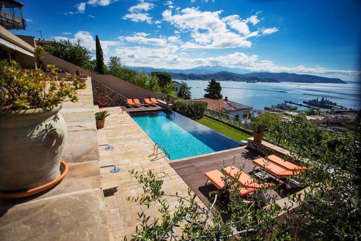Apartmenthotel für 5 Personen, mit Balkon und Terrasse sowie Garten und Pool in La Spezia
