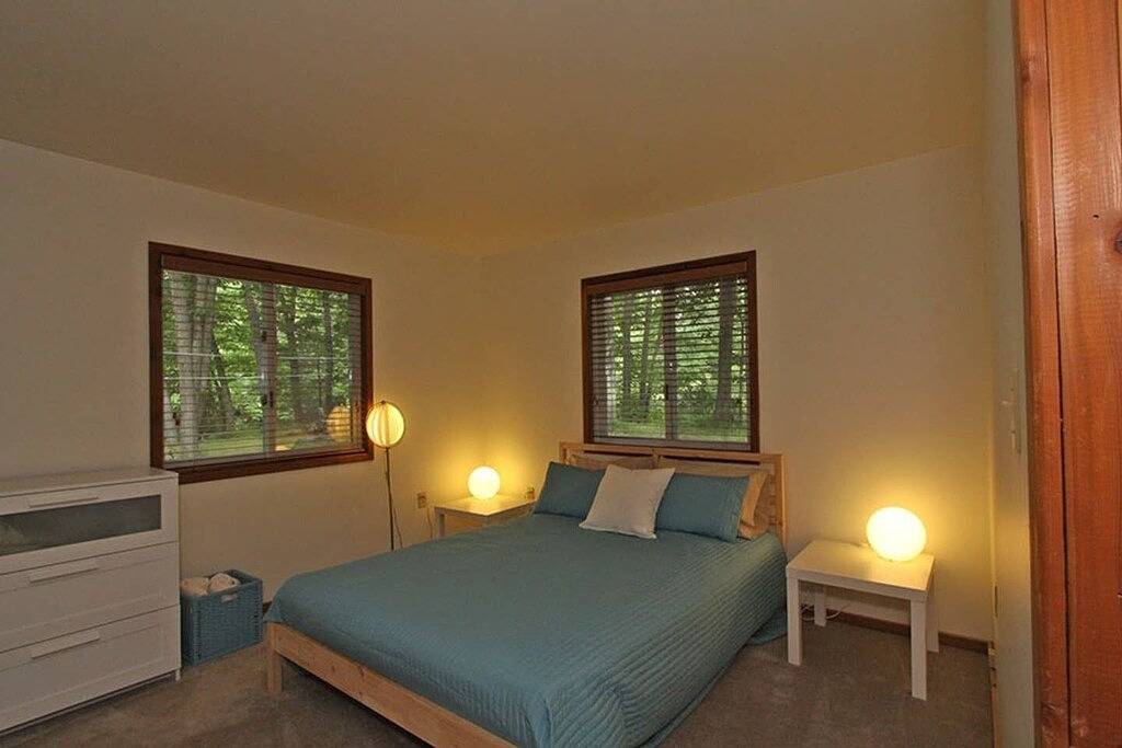 Wandern, Radfahren und Herbstfarben. Ganzjährig zur Entspannung geöffnet. in Huronsee (Kanada)