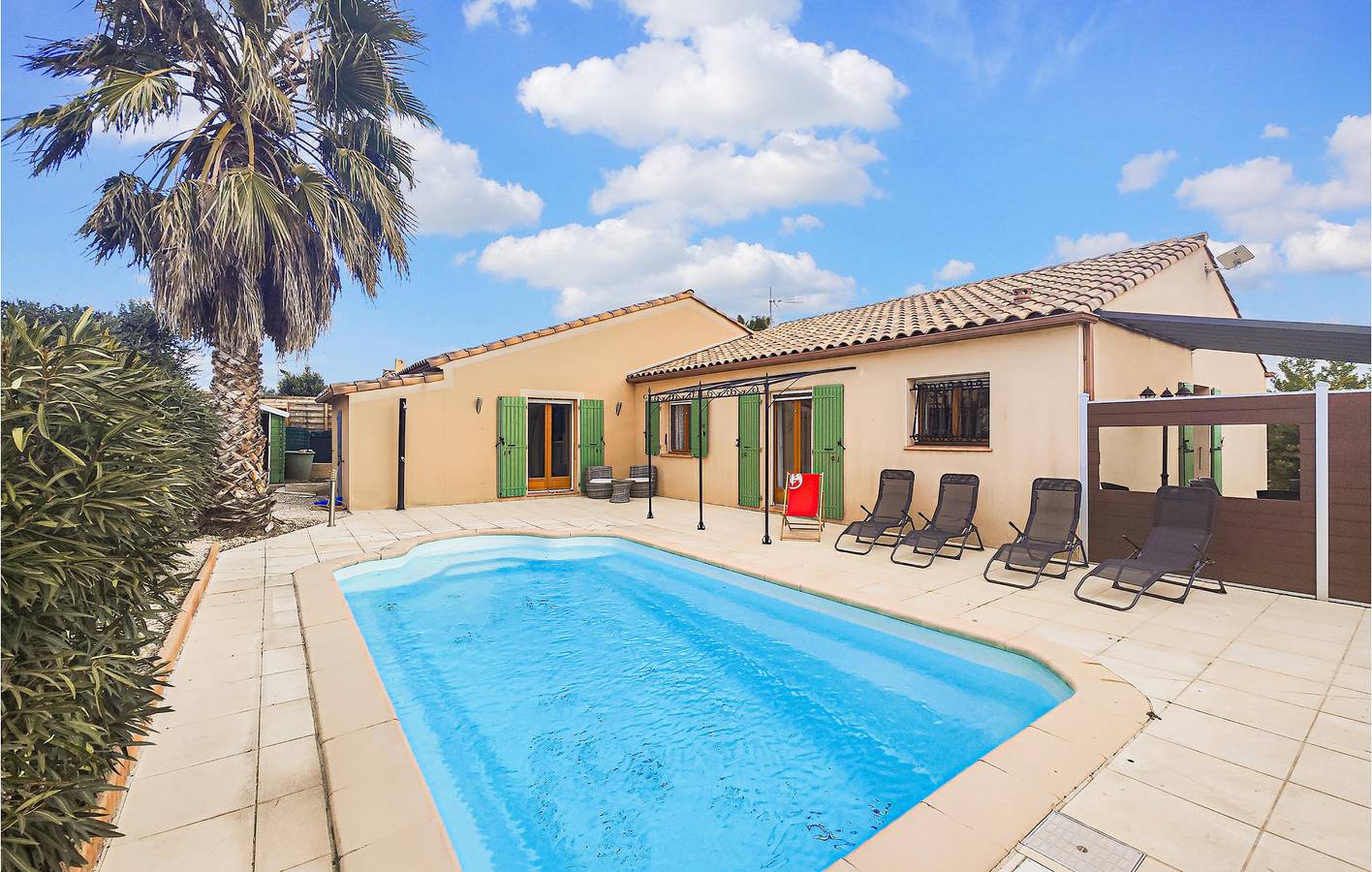 Appartement de 130 m² avec climatisation, piscine et jardin, à proximité du centre ville et de la rivière in Pouzols-Minervois, Côte méditerranéenne (France)