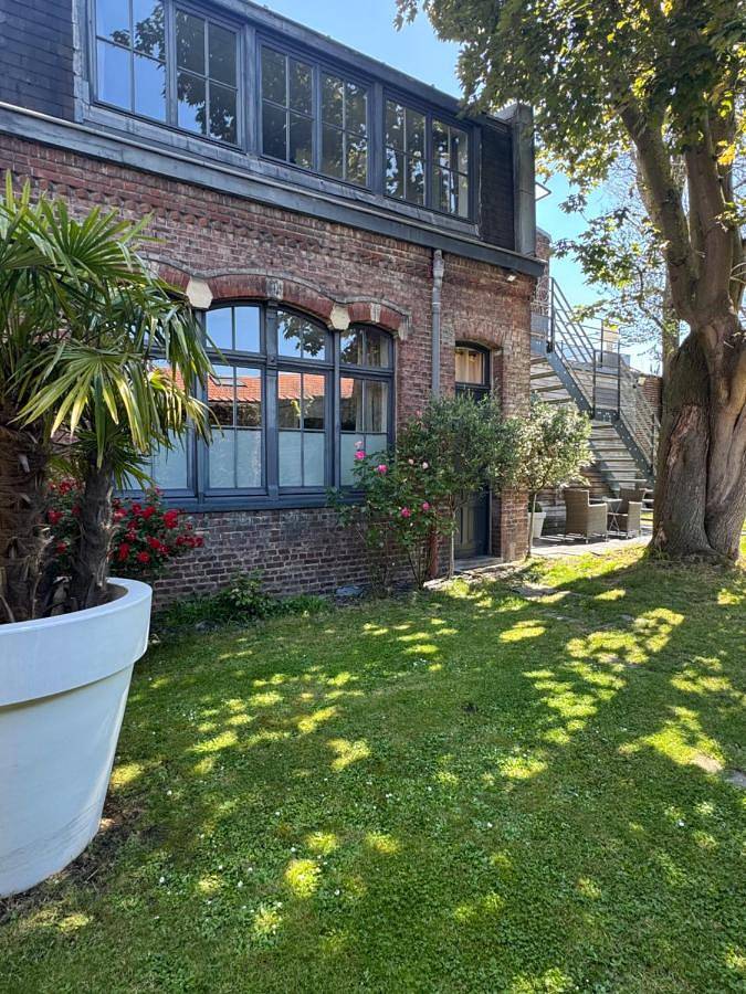 Location de vacances pour 2 personnes, avec terrasse ainsi que vue et jardin à Lille - 3