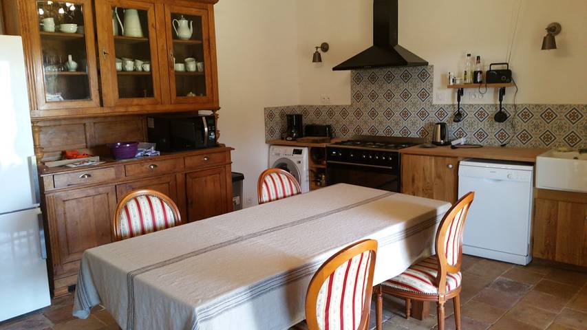 Gîte pour 2 personnes, avec terrasse ainsi que jardin et piscine à Cahuzac-sur-Vère - 4