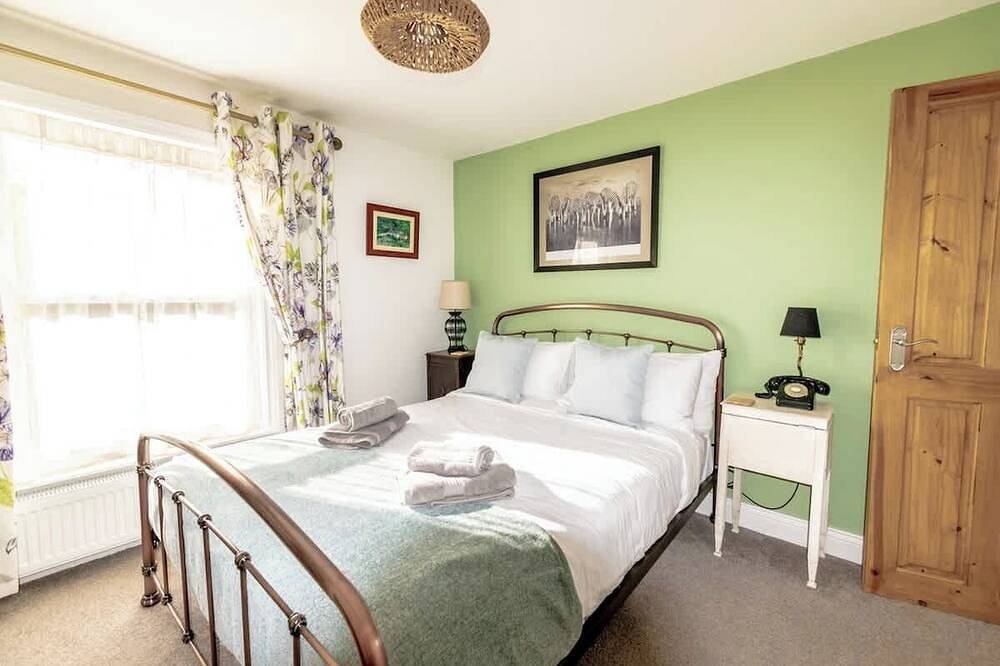 Period 2Br Stunning Bright &Cosy Cottage w/ Garden in Fareham, Hampshire