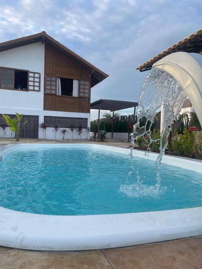 Casas e apartamentos de temporada para 5 pessoas, com vista e piscina e ainda jardim, com animais de estimação em Camocim