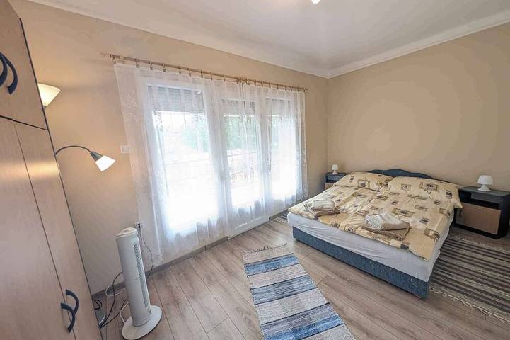 Ganze Wohnung, Ferienwohnung mit Terrasse und WLAN in Keszthely, Balaton Region