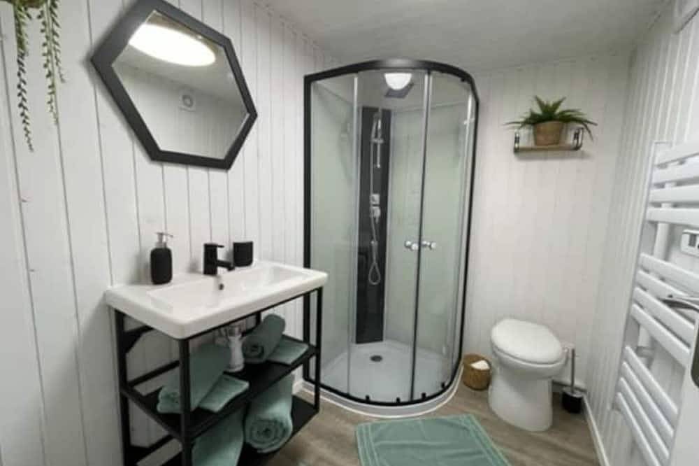 Gîte Seine & Nature Logement flottant atypique \"Le Tribord\" in Bennecourt, Yvelines