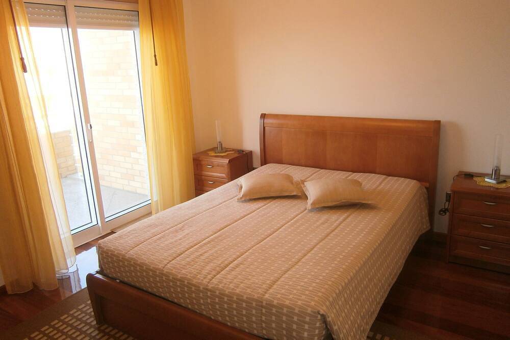 Ganze Wohnung, Waterfront, Gated Community mit Pools, 2 Schlafzimmer, 2 Toiletten, bis zu 6 Personen. in Esmoriz, Aveiro Distrikt