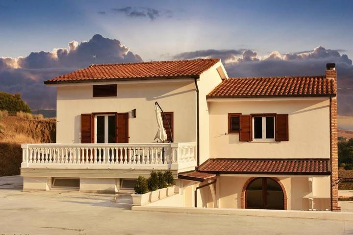 Chambre d’hôte pour 2 personnes, avec terrasse ainsi que jardin et vue à Aliano