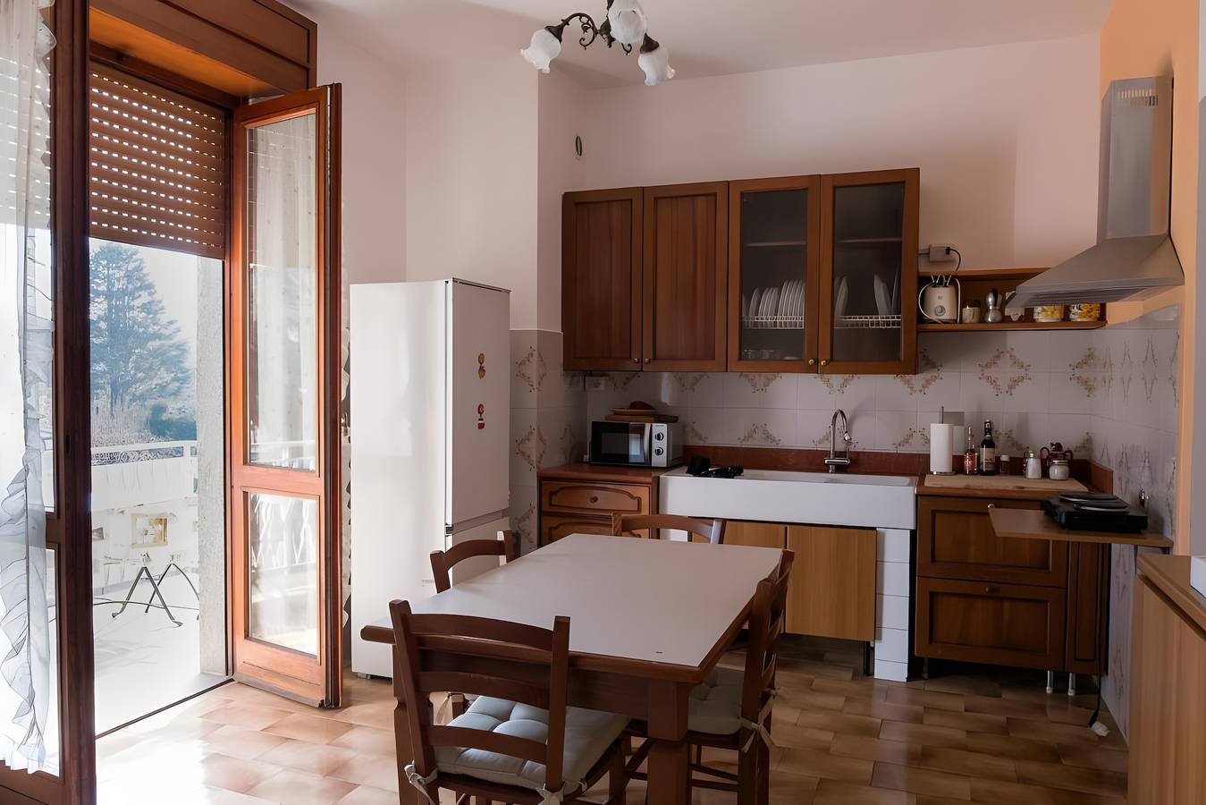 Appartamento intero, 'Casa Cedrus' con Giardino in Comune in Lainate, Provincia di Milano