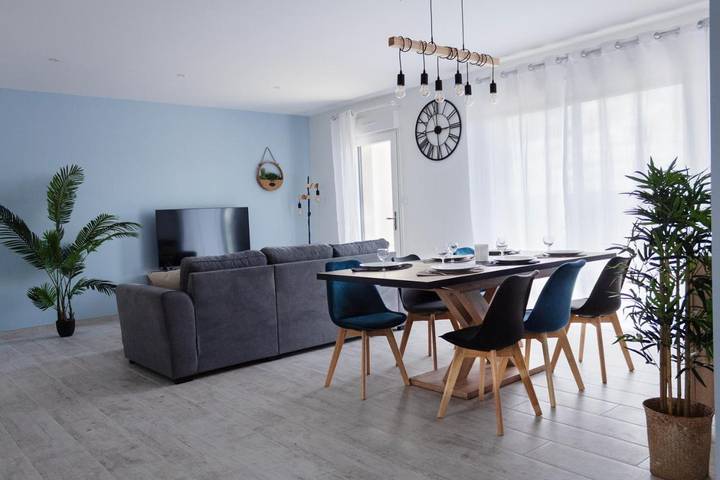 Location de vacances pour 6 personnes, avec vue et jardin, animaux acceptés à Saint-Angeau