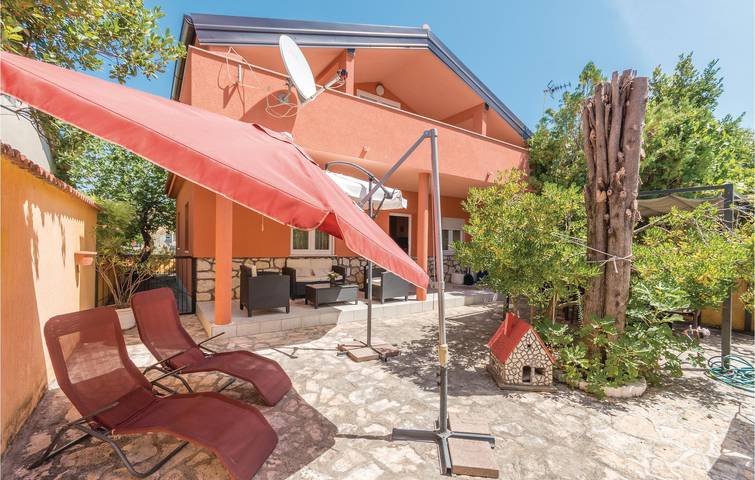 Ferienhaus für 8 Personen, mit Terrasse und Garten in Vrsi