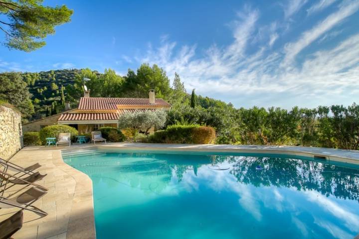Casa de vacaciones para 12 personas, con balcón además de jardín y piscina, Familias con niños - 1