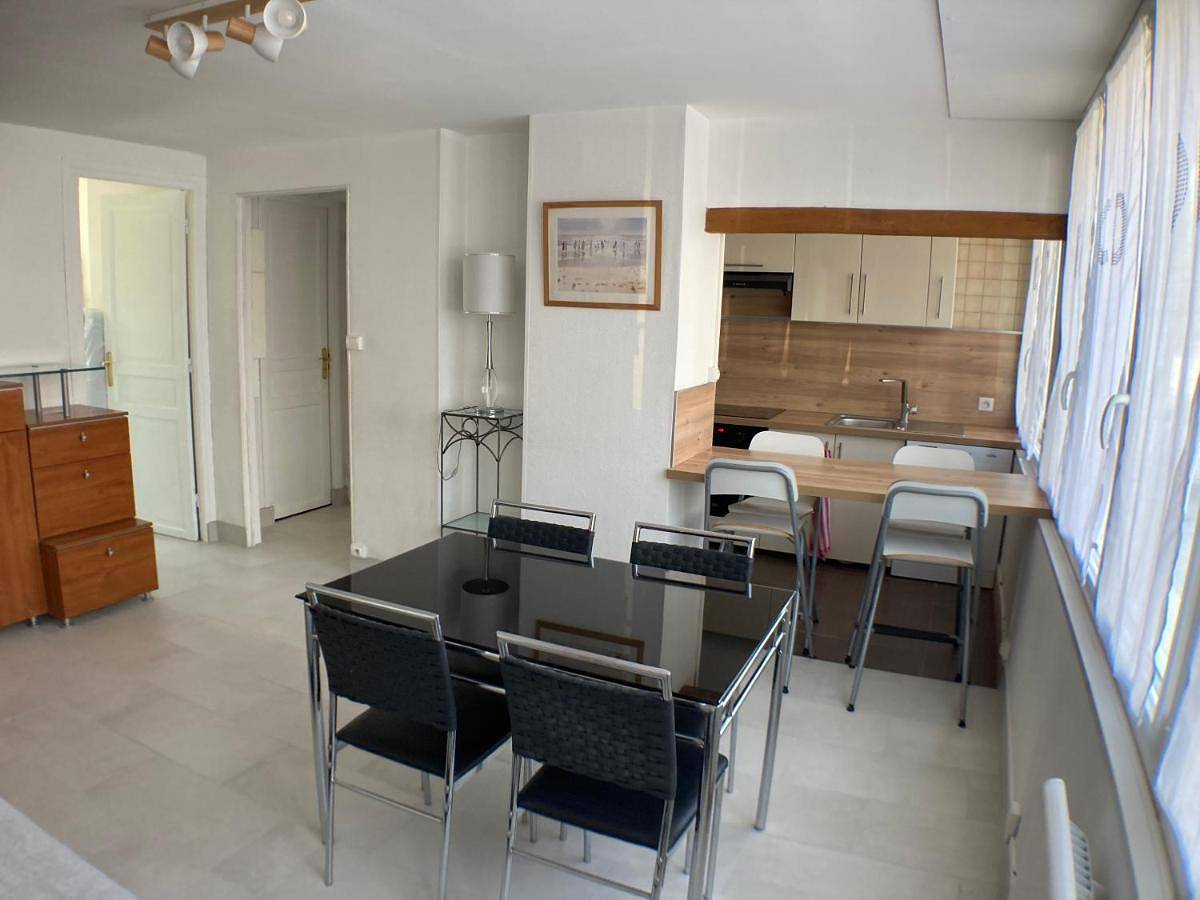 Ganze Wohnung, Apartment with Garden View in Plage de Malo-les-Bains, Dünkirchen