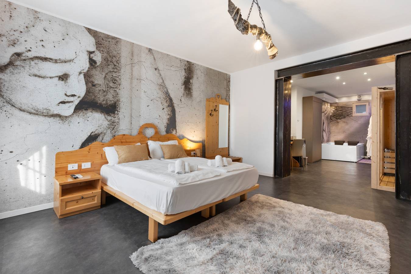 Room 'Olivi Suite Firenze' with Lake View, Wi-Fi and Air Conditioning in Garda, Garda Mountains