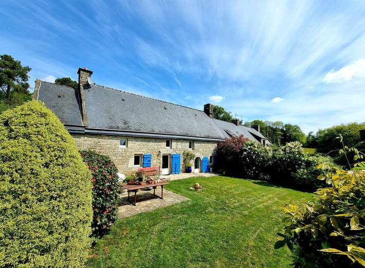 Gîte pour 10 personnes, avec piscine ainsi que terrasse et jardin, animaux acceptés