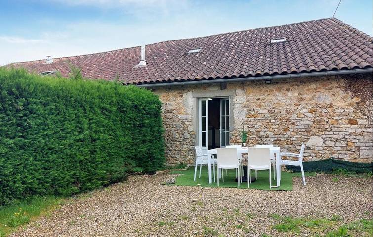 Location de vacances pour 7 personnes, animaux acceptés à Saint-Gourson - 2