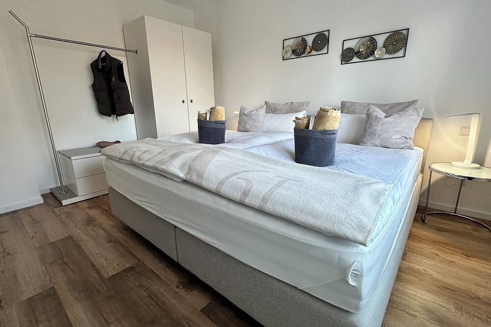 Ganze Wohnung, Harmony \"3\" 3-Zimmer Apartment 2 Schlafzimmer Balkon Parkplatz in Gütersloh, Nordrhein-Westfalen
