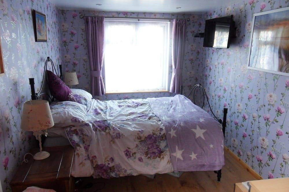 Sea view Beach Bungalow, super dog-friendly in Great Yarmouth, The Broads